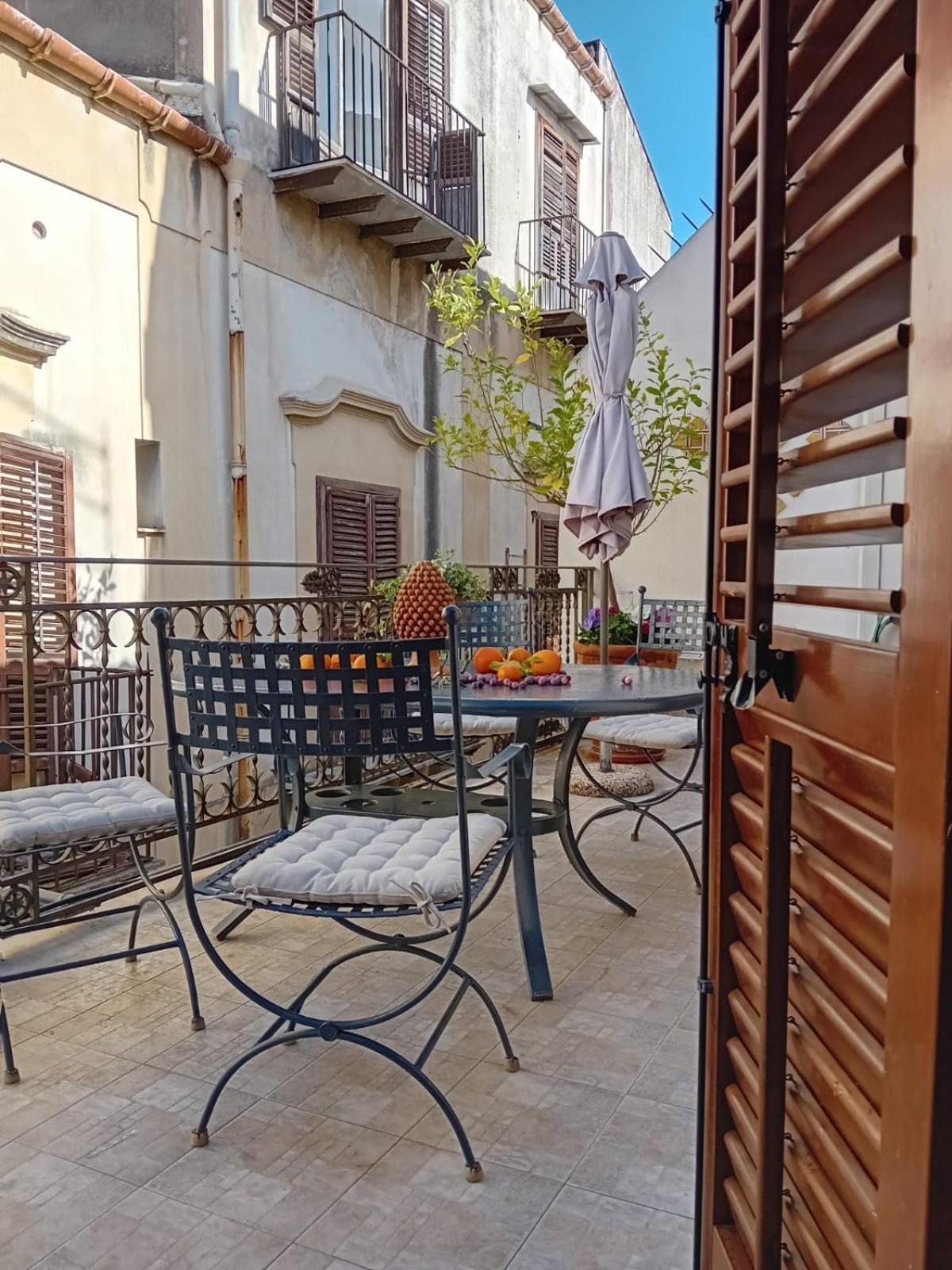 Penthouse Luxury Quattro Canti Palermo Exterior photo